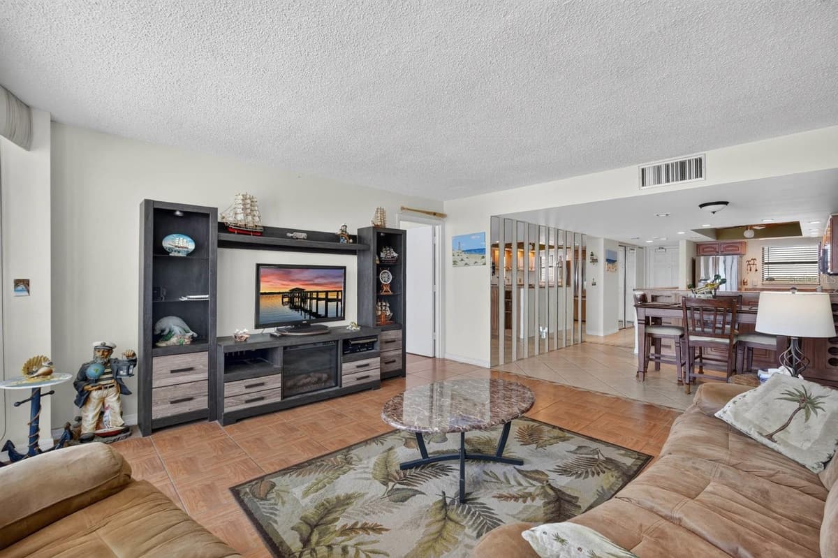 4745 ATLANTIC AVENUE — photo 19 of 50