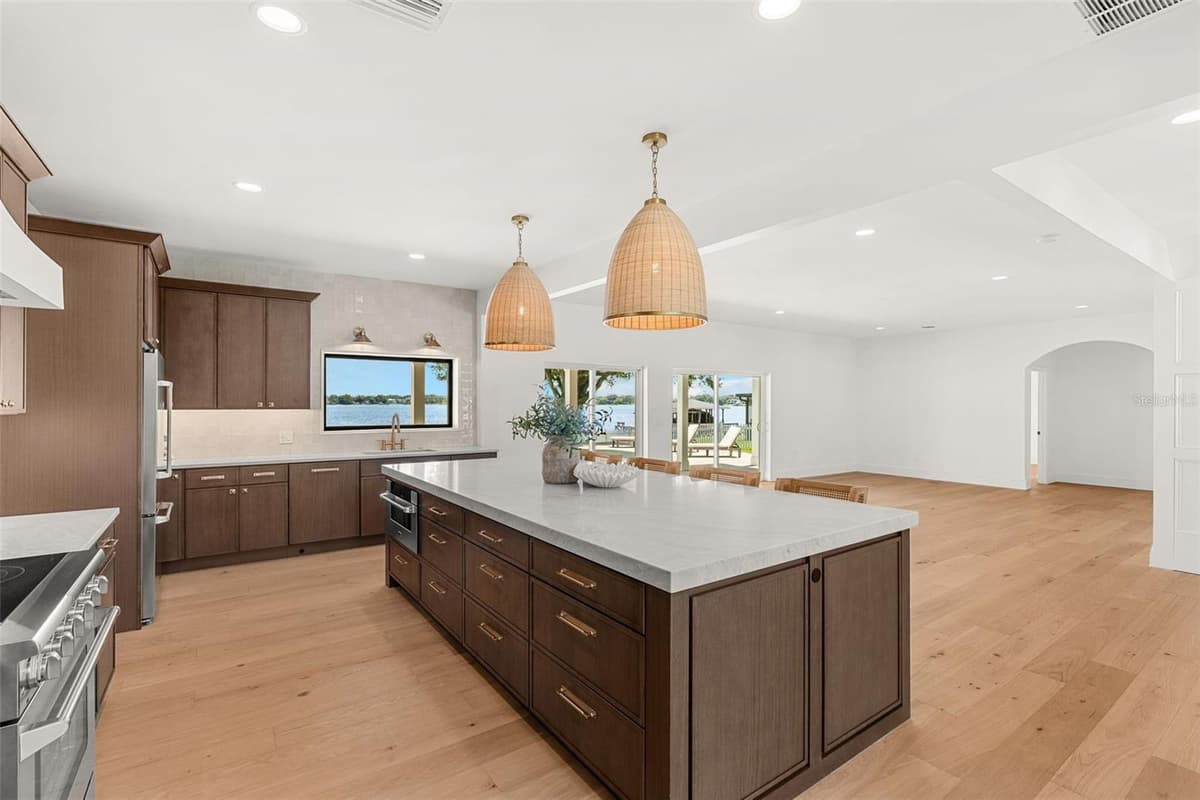 2501 TRENTWOOD BOULEVARD — photo 10 of 58