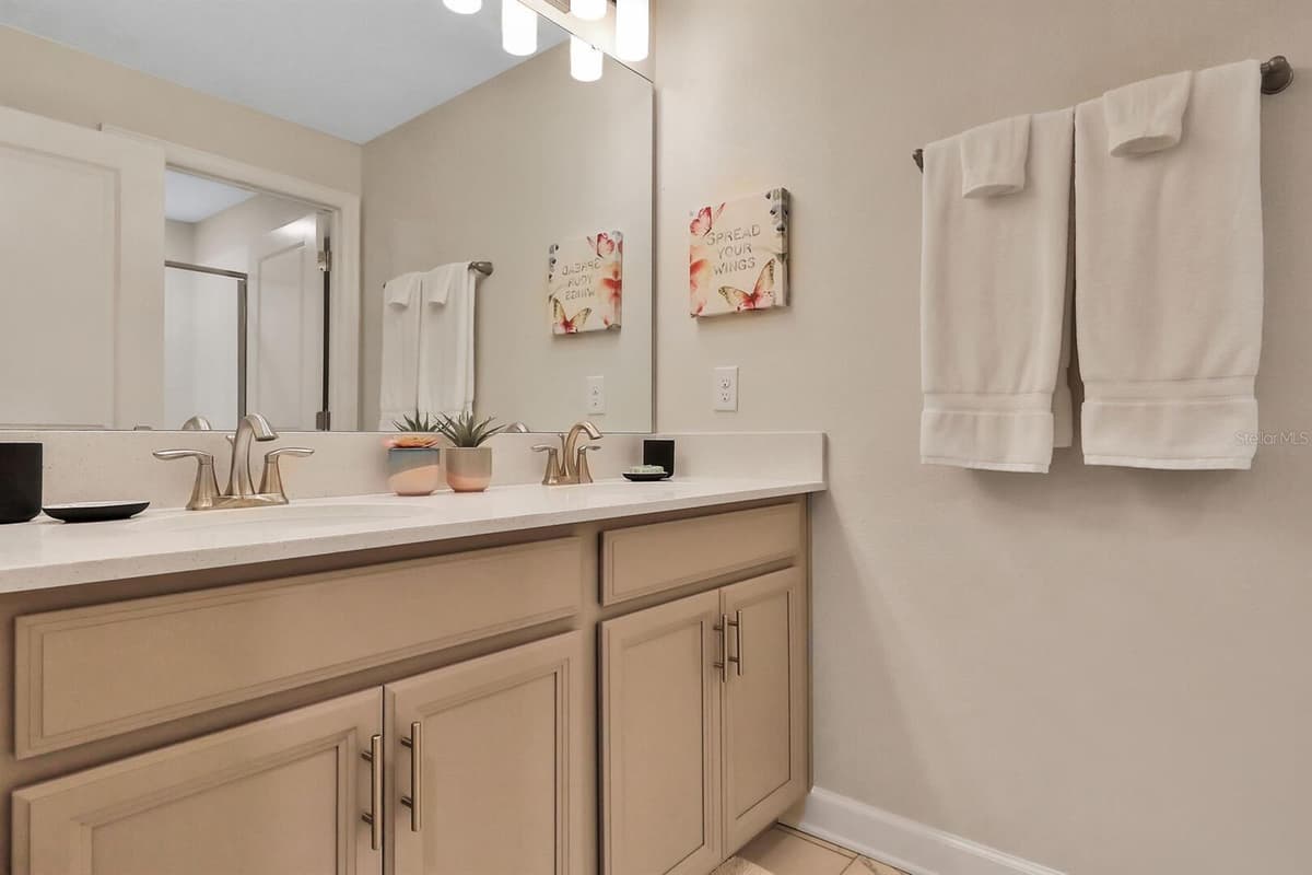 392 OCEAN COURSE AVENUE — photo 19 of 23