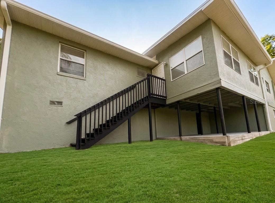 907 VALENTINA DRIVE — photo 5 of 43