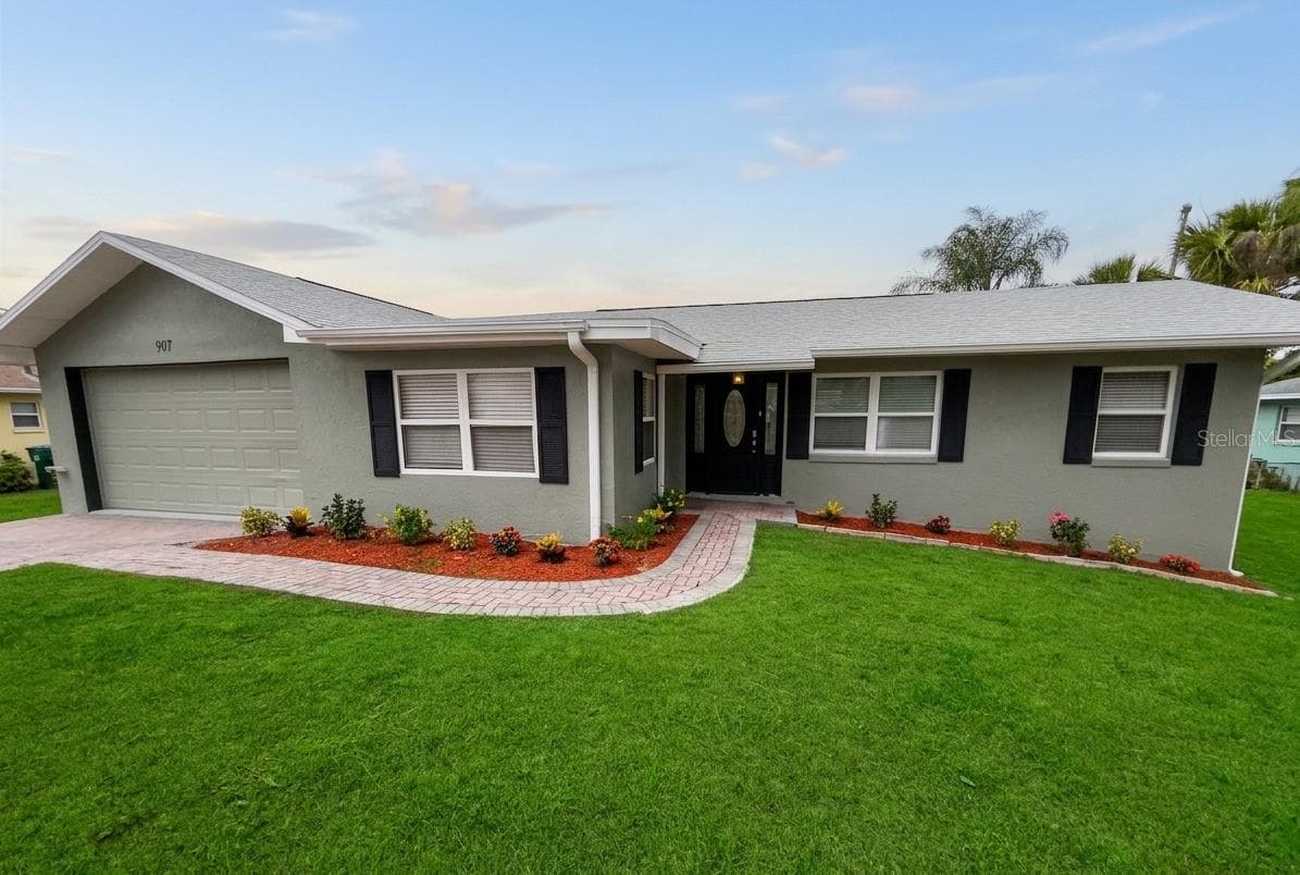 907 VALENTINA DRIVE — photo 3 of 43