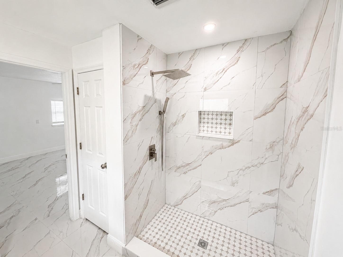 907 VALENTINA DRIVE — photo 31 of 43