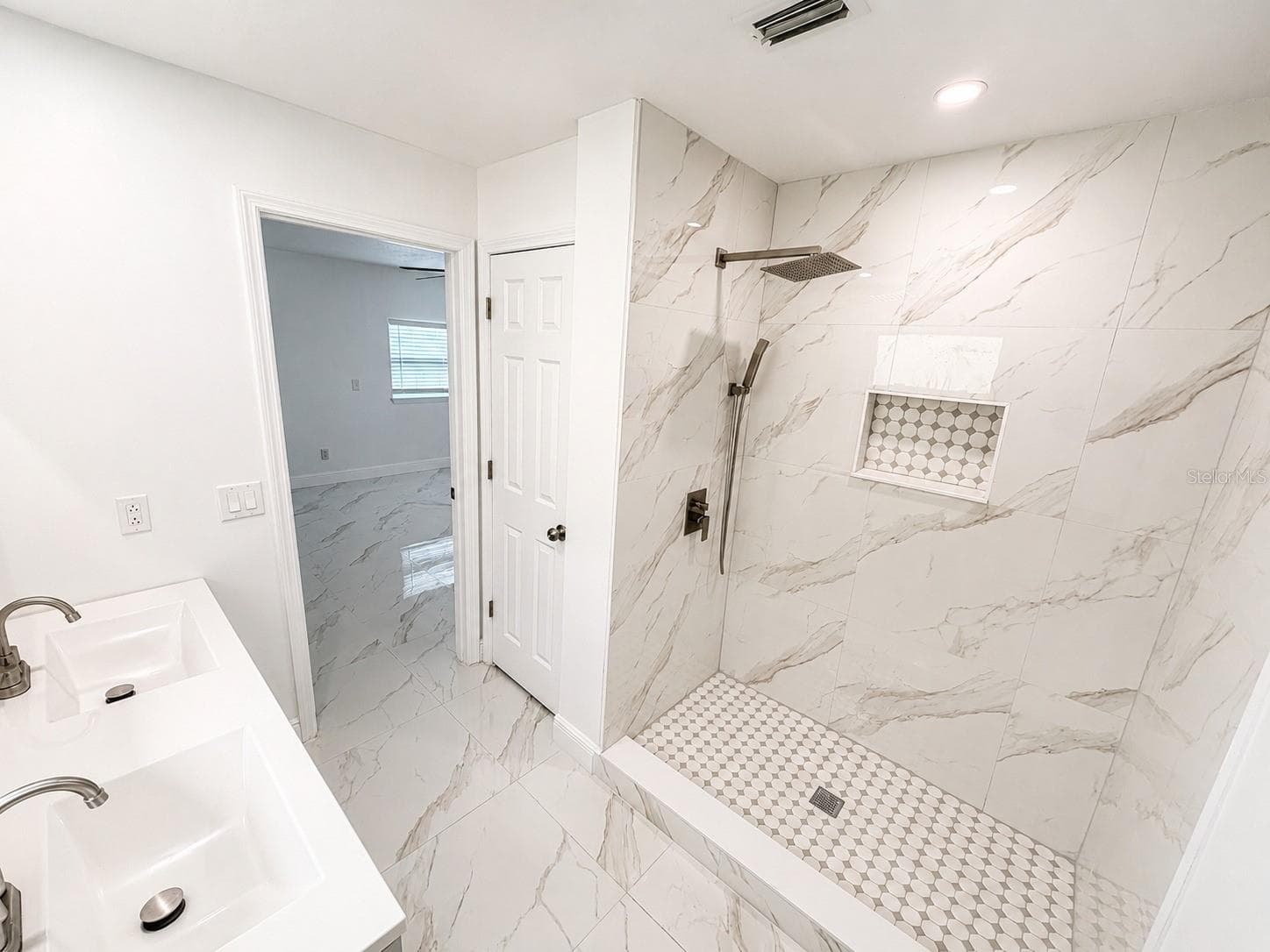 907 VALENTINA DRIVE — photo 32 of 43