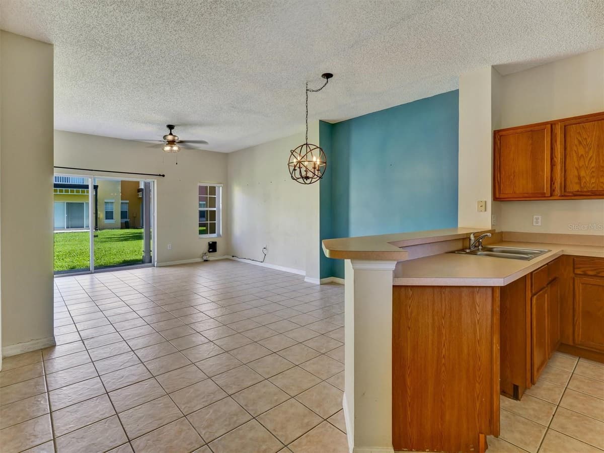 8407 BLUE LAGOON DRIVE — photo 6 of 28