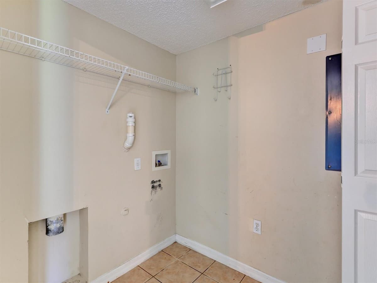 8407 BLUE LAGOON DRIVE — photo 12 of 28