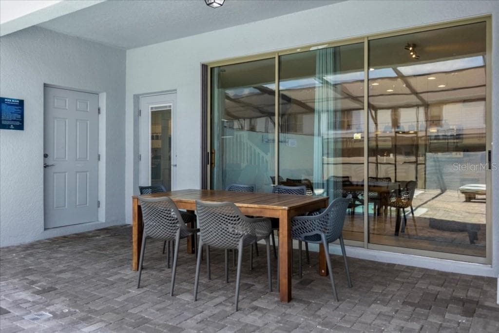 2413 DUBAI ST — photo 27 of 39