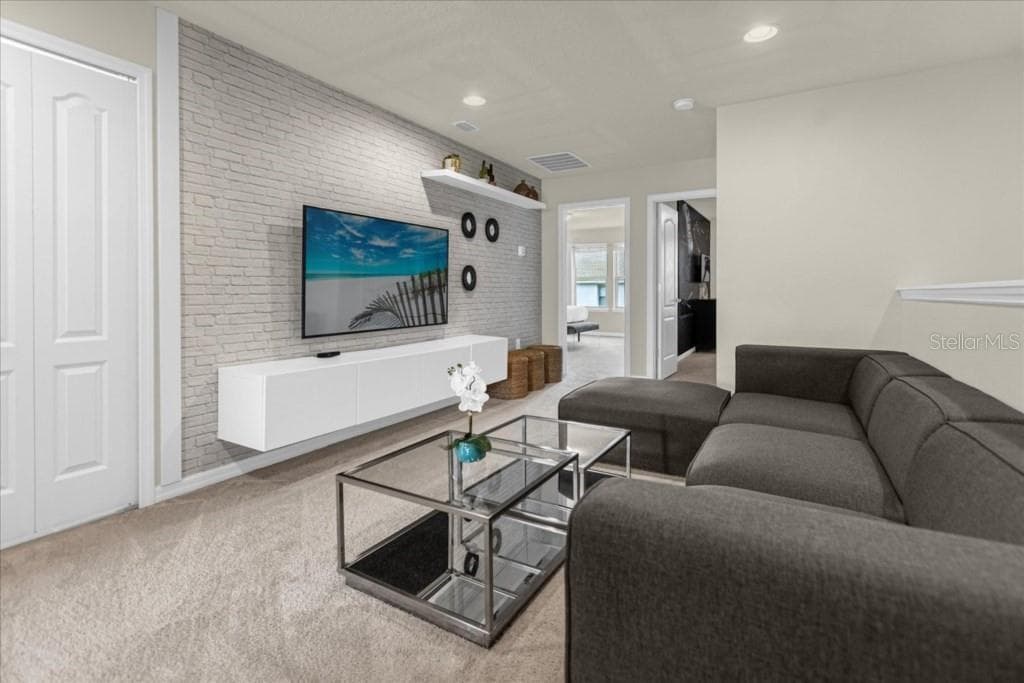 2413 DUBAI ST — photo 10 of 39