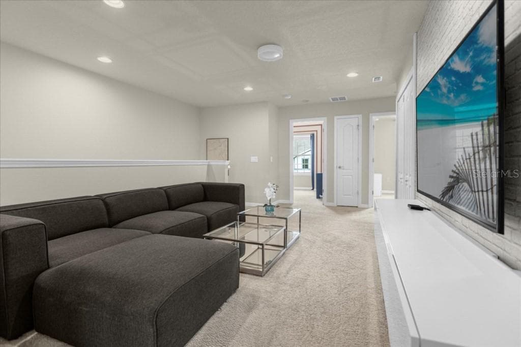 2413 DUBAI ST — photo 11 of 39