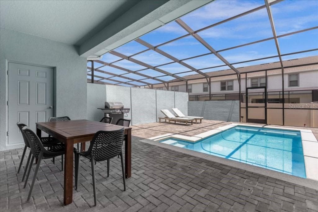 2413 DUBAI ST — photo 28 of 39