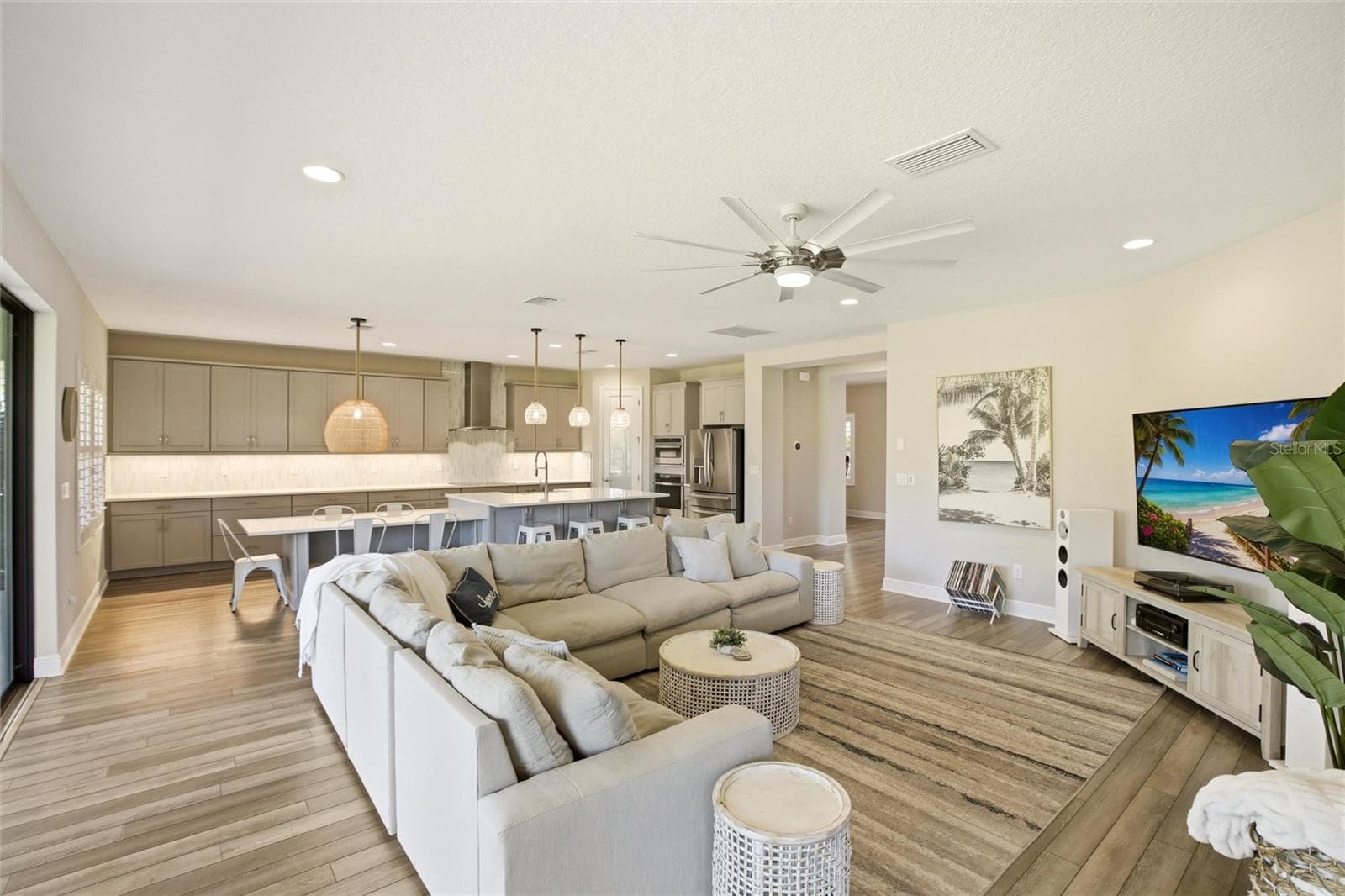 9109 WARM SPRINGS CIRCLE — photo 13 of 68