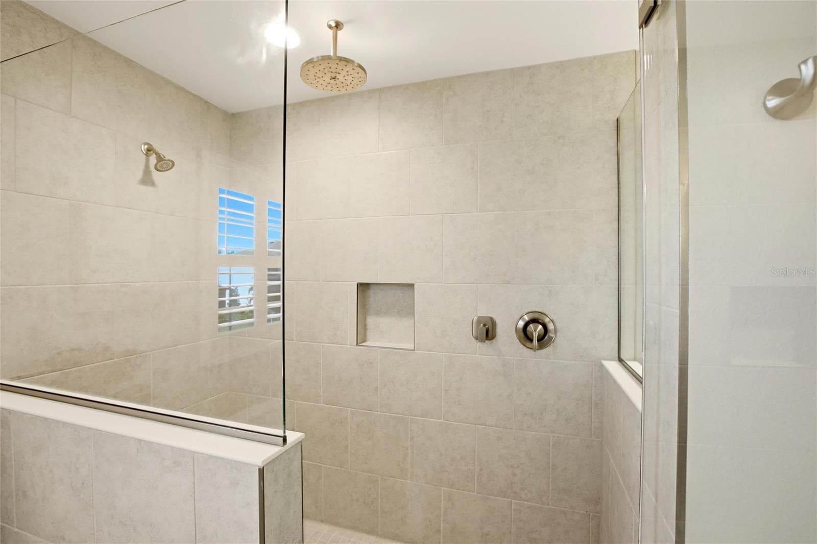 9109 WARM SPRINGS CIRCLE — photo 29 of 68