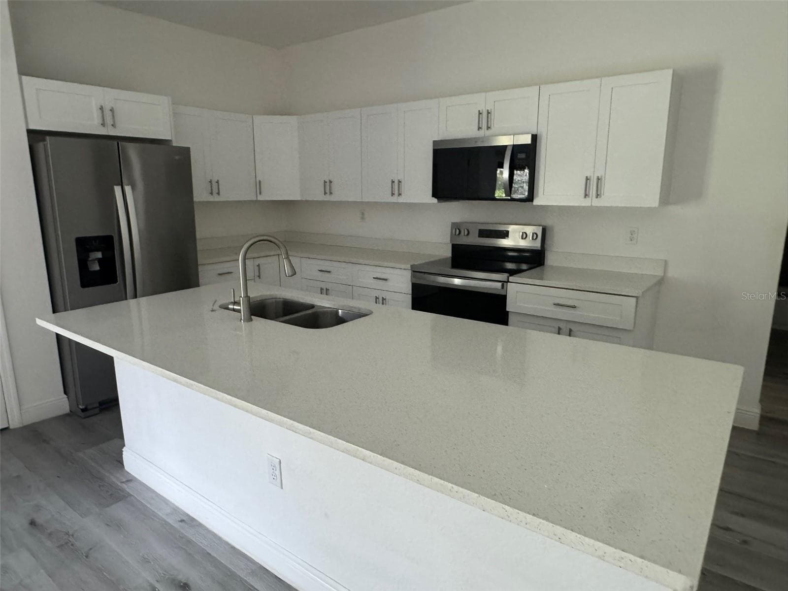 613 LOLETA COURT — photo 4 of 30
