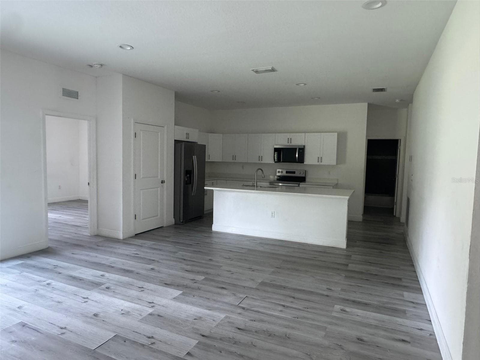 613 LOLETA COURT — photo 6 of 30
