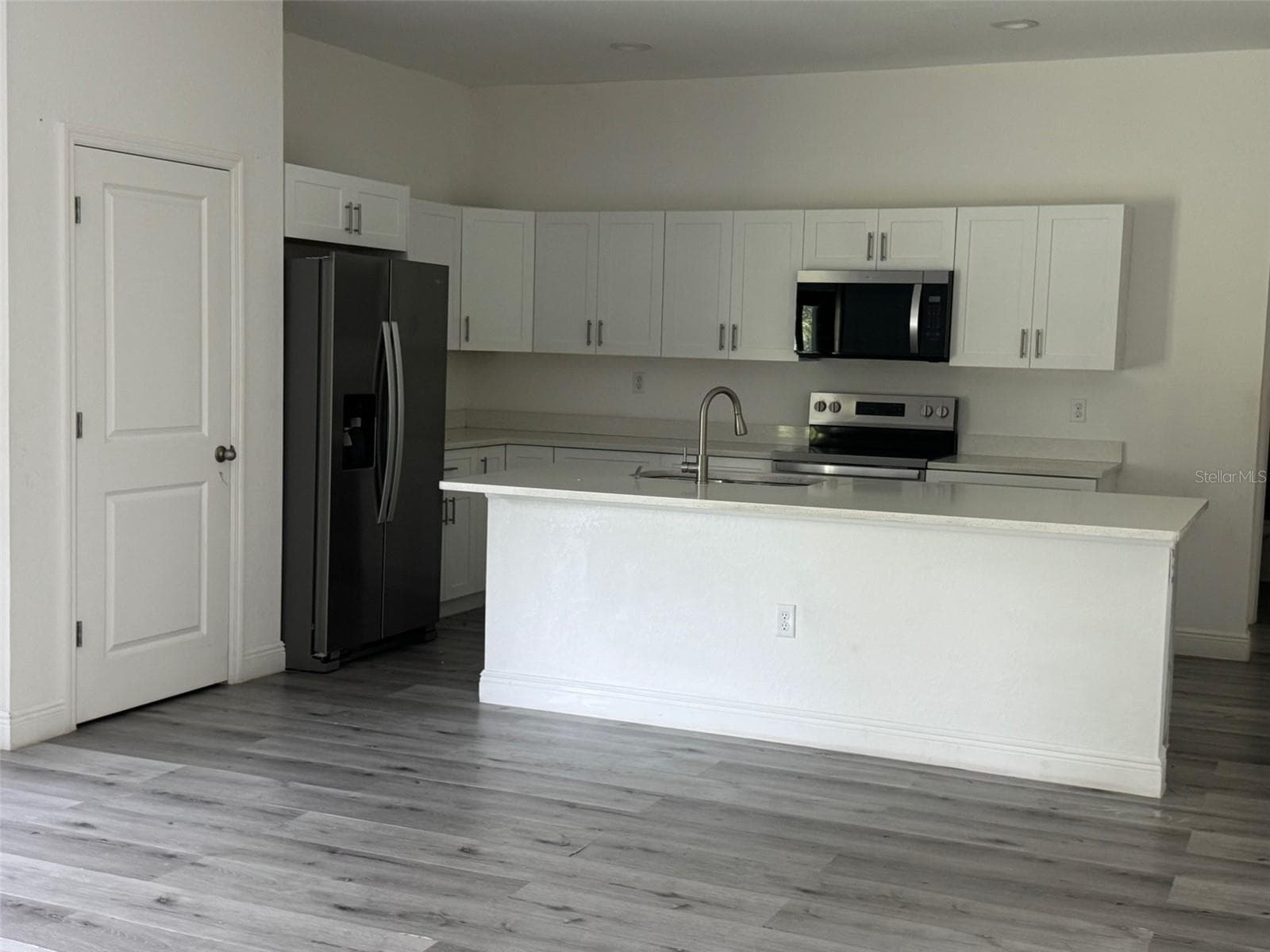 613 LOLETA COURT — photo 3 of 30