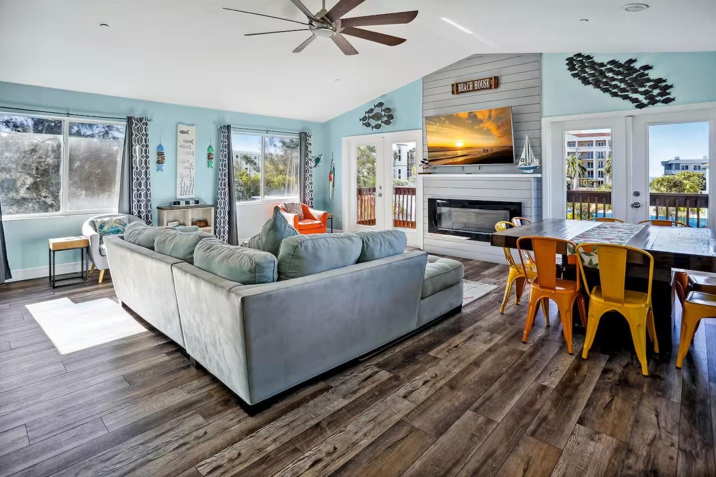 12201 GULF BOULEVARD — photo 9 of 57