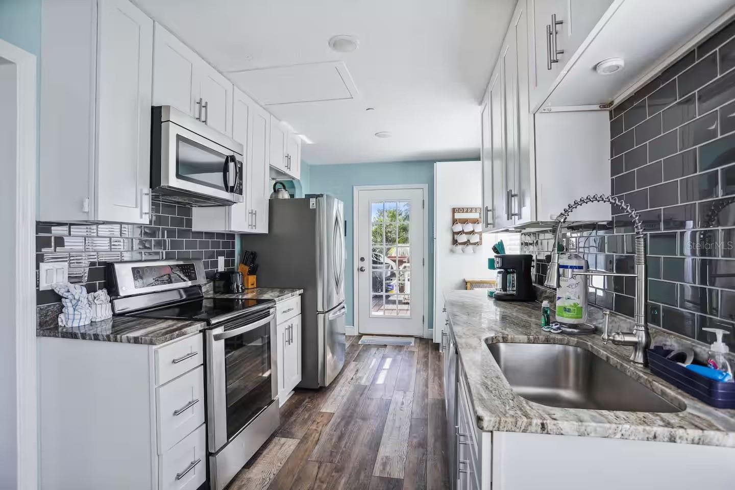 12201 GULF BOULEVARD — photo 13 of 57