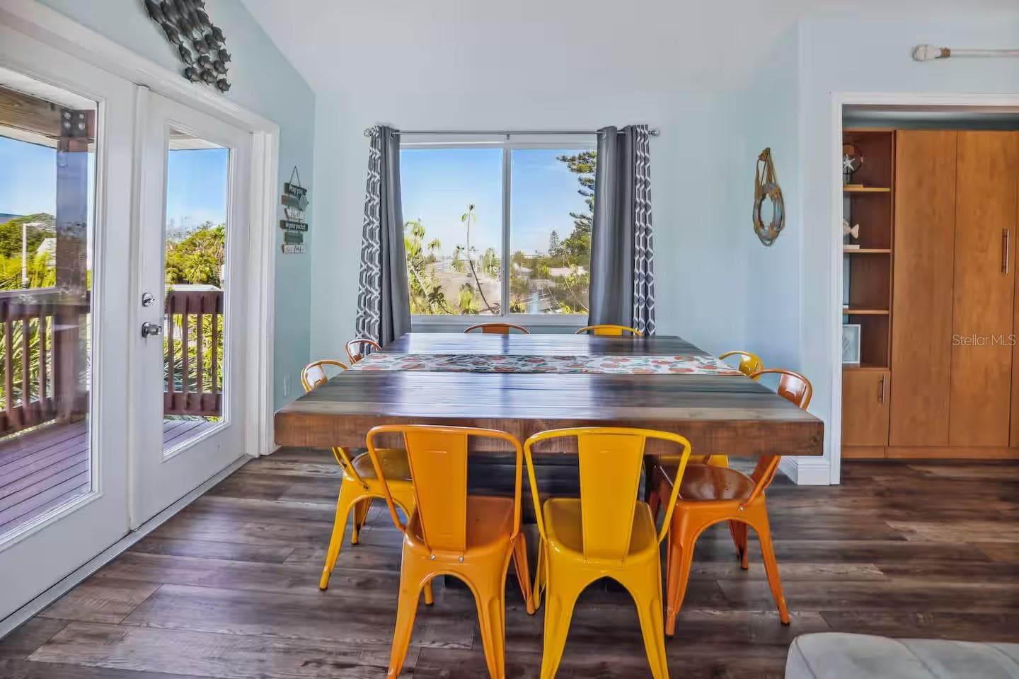 12201 GULF BOULEVARD — photo 11 of 57