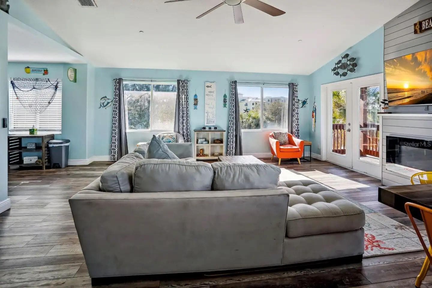 12201 GULF BOULEVARD — photo 8 of 57