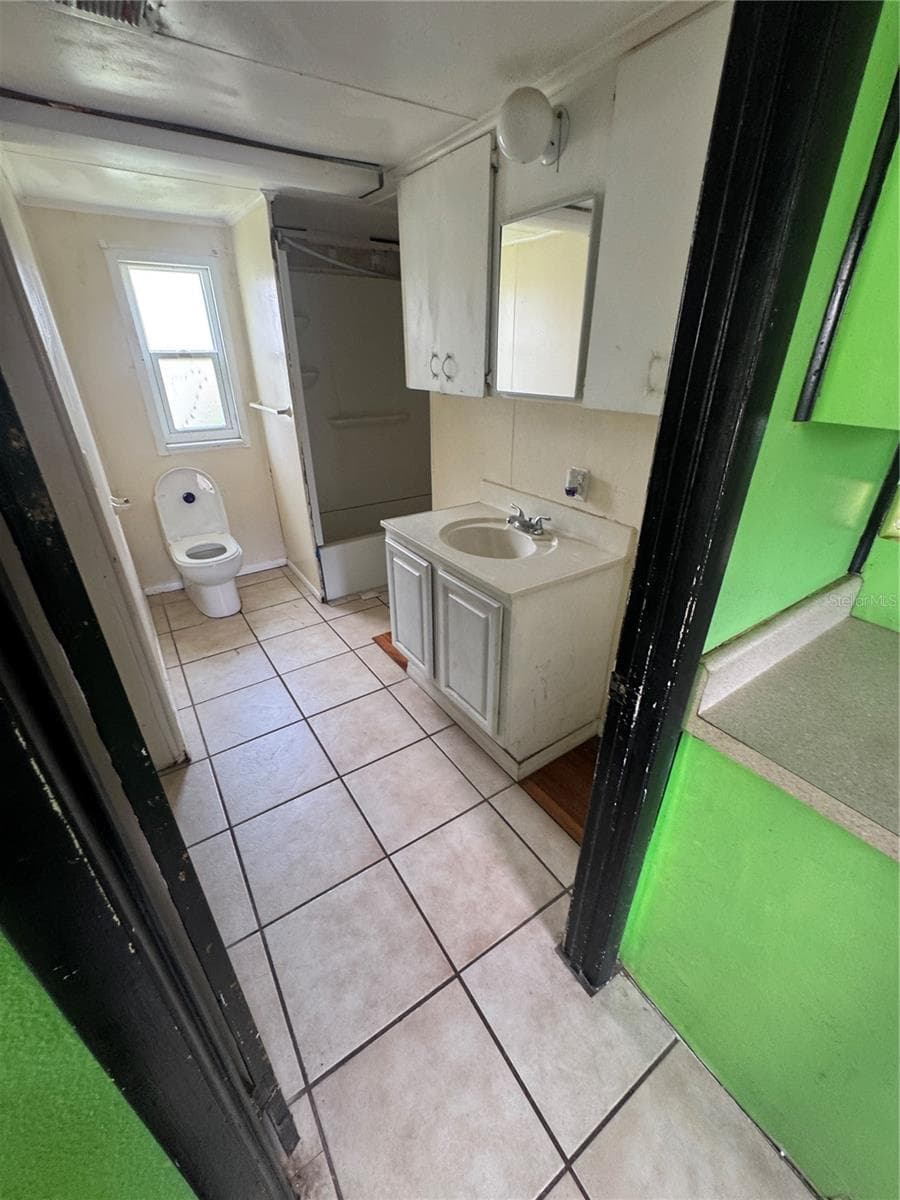 207 IDAHO AVENUE — photo 16 of 21