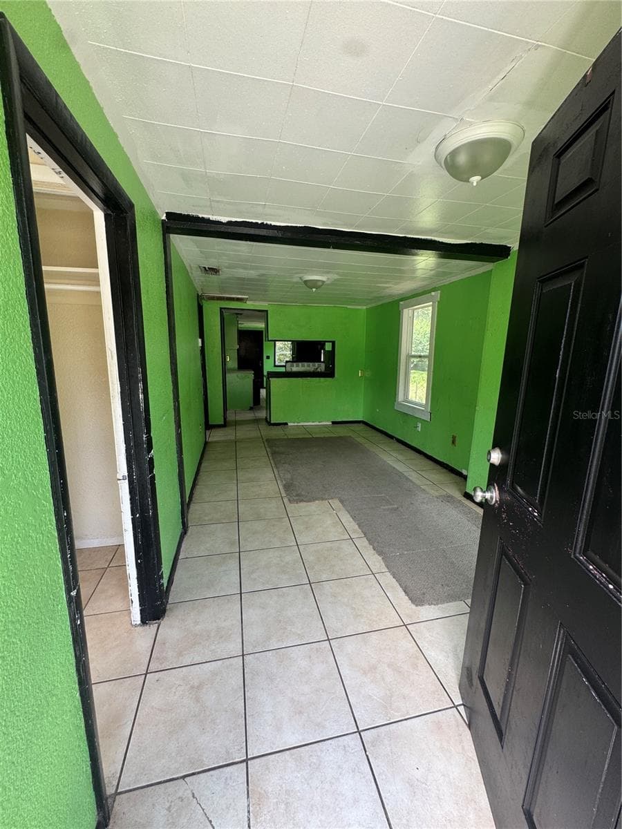 207 IDAHO AVENUE — photo 8 of 21