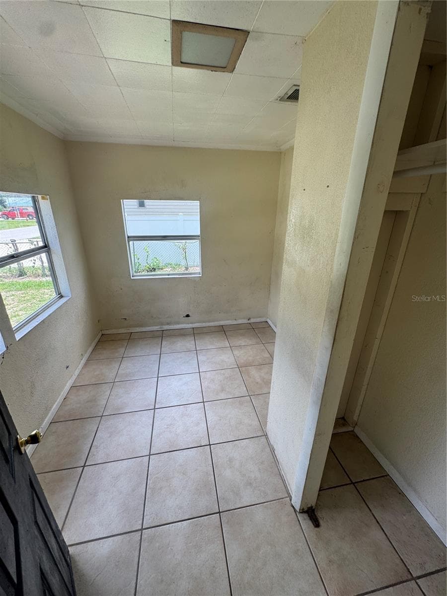 207 IDAHO AVENUE — photo 10 of 21