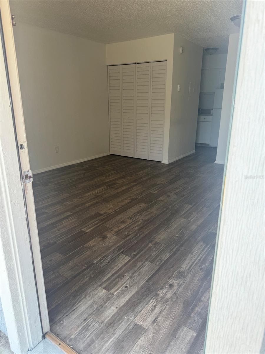 8560 CHANNELVIEW CIRCLE — photo 2 of 6