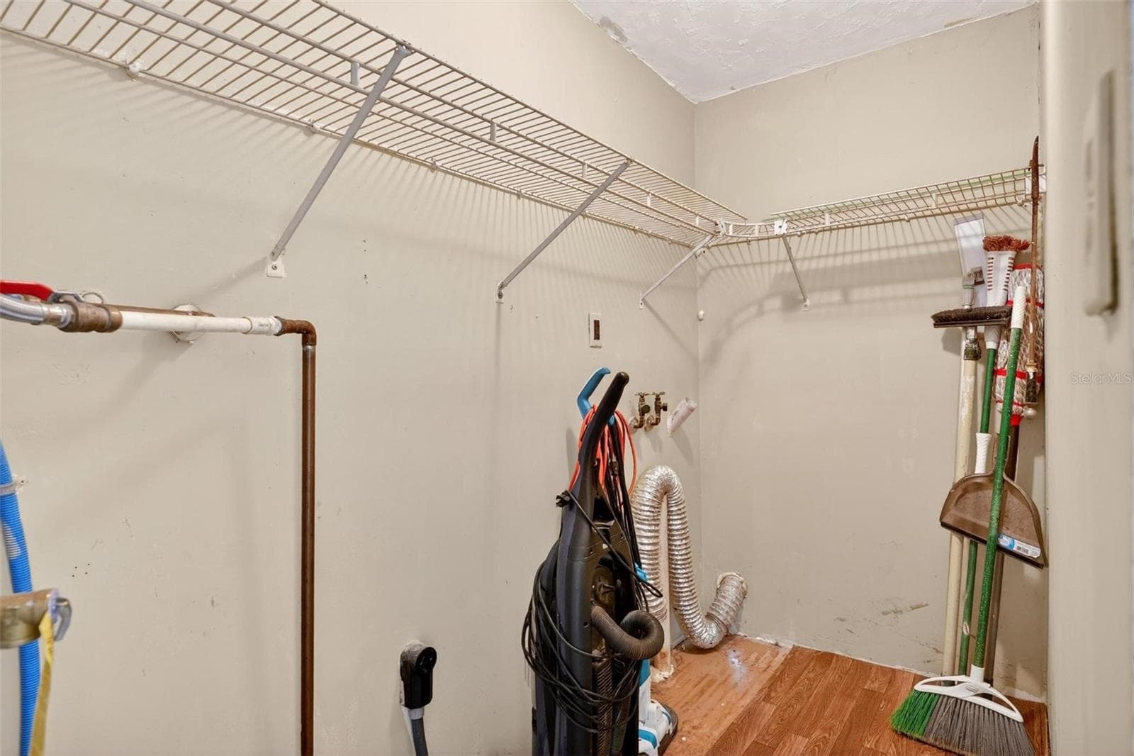 112 LAKE AVENUE — photo 53 of 70