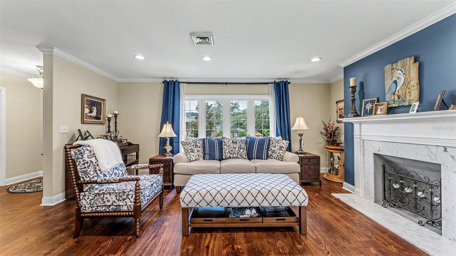 715 LAUREL LANE — photo 9 of 59