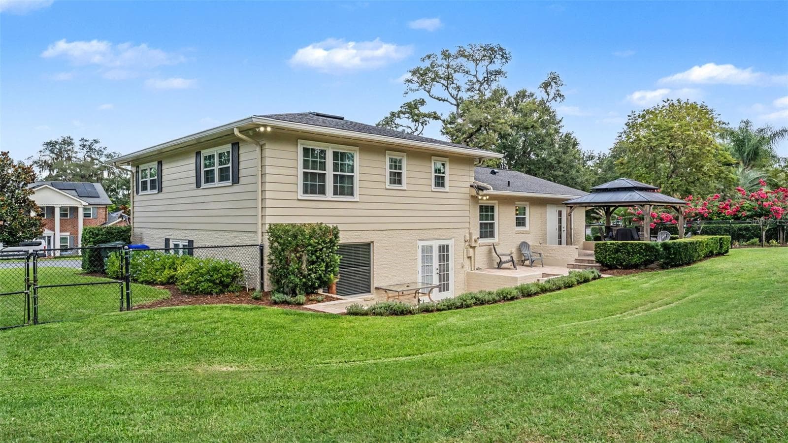 715 LAUREL LANE — photo 46 of 59