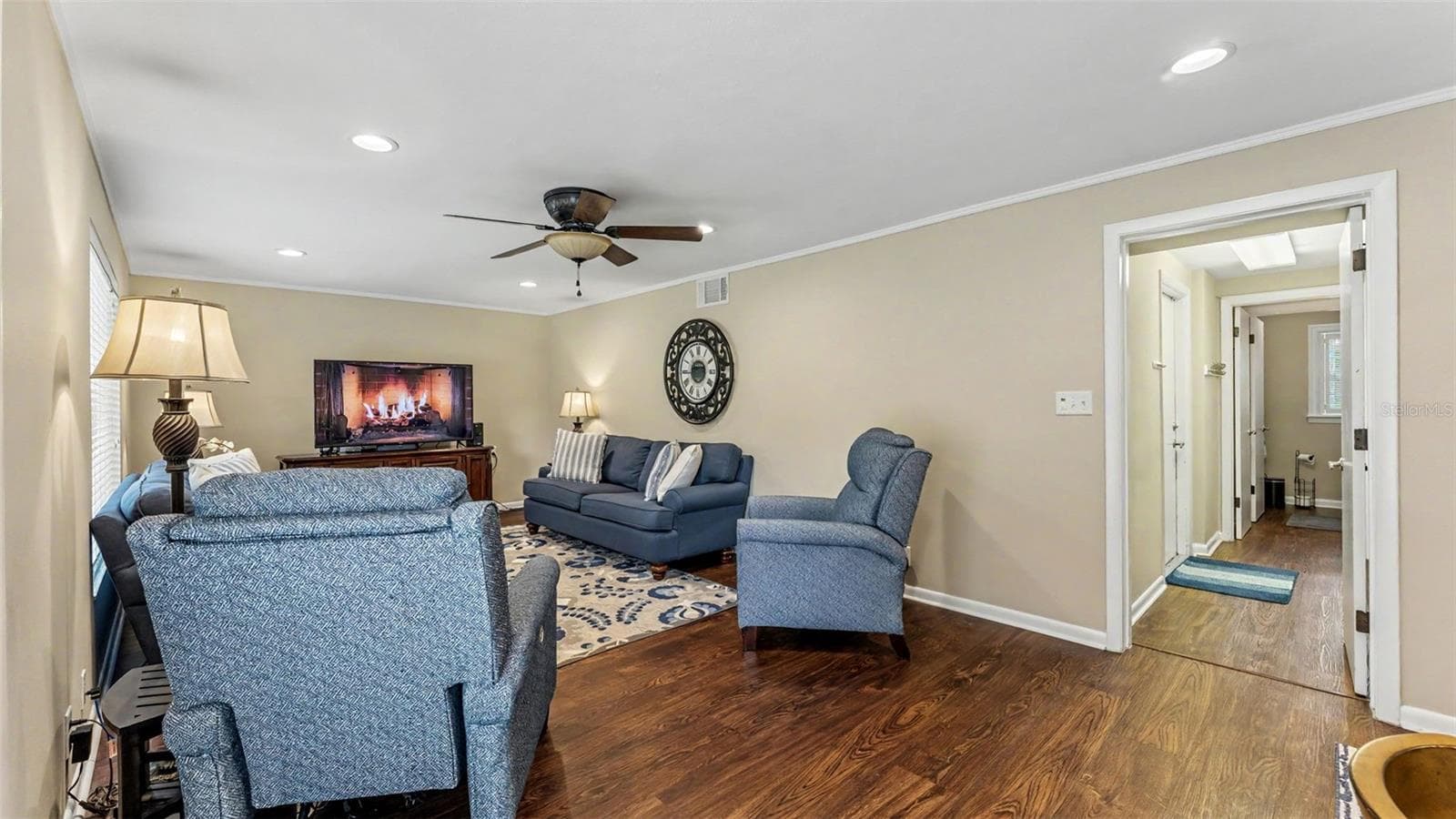 715 LAUREL LANE — photo 19 of 59