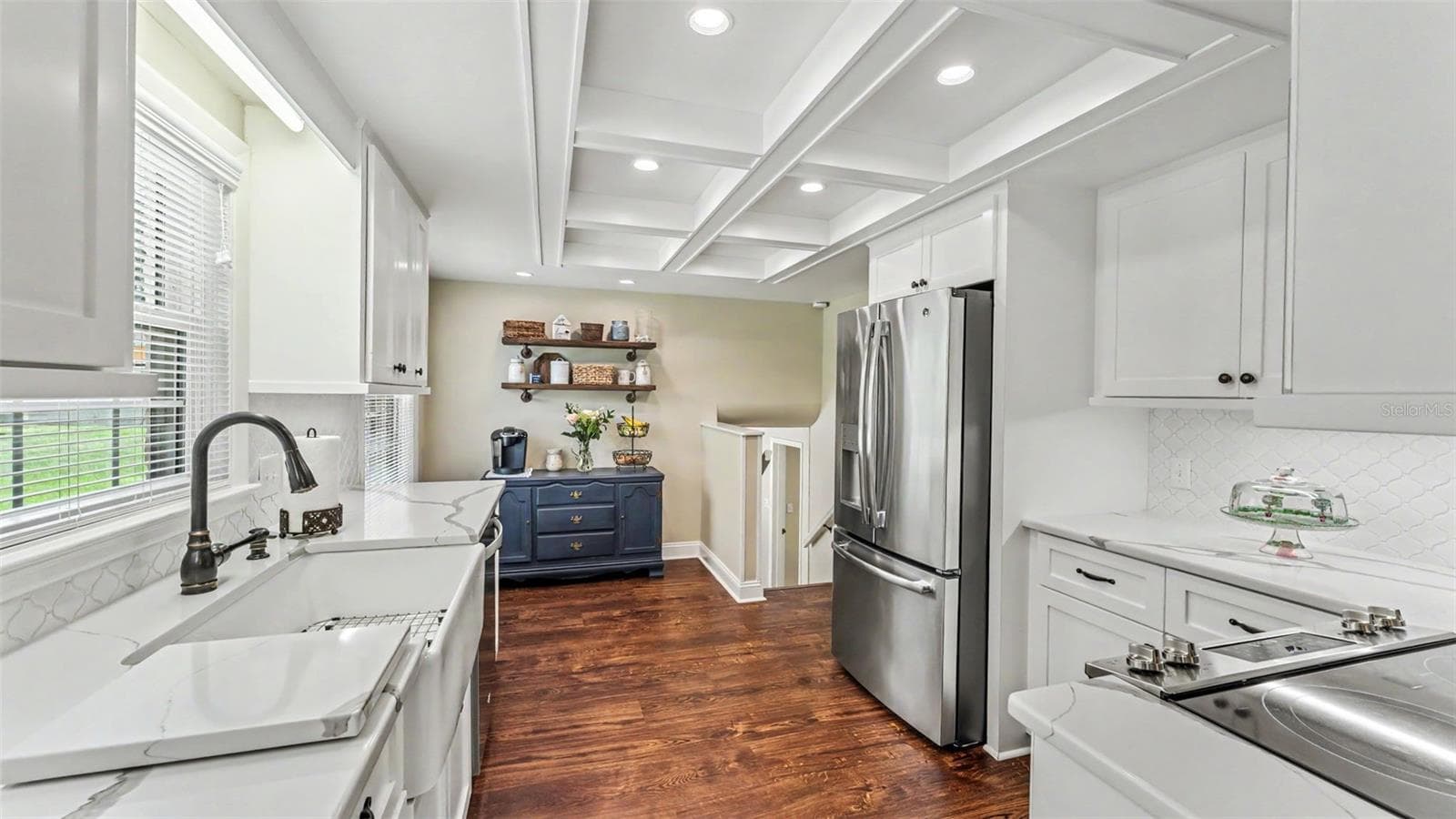 715 LAUREL LANE — photo 4 of 59