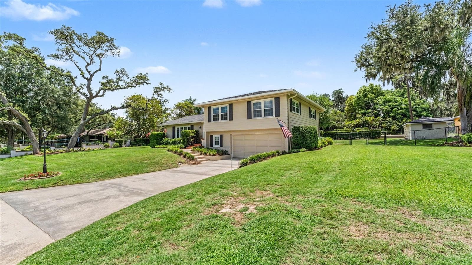 715 LAUREL LANE — photo 45 of 59