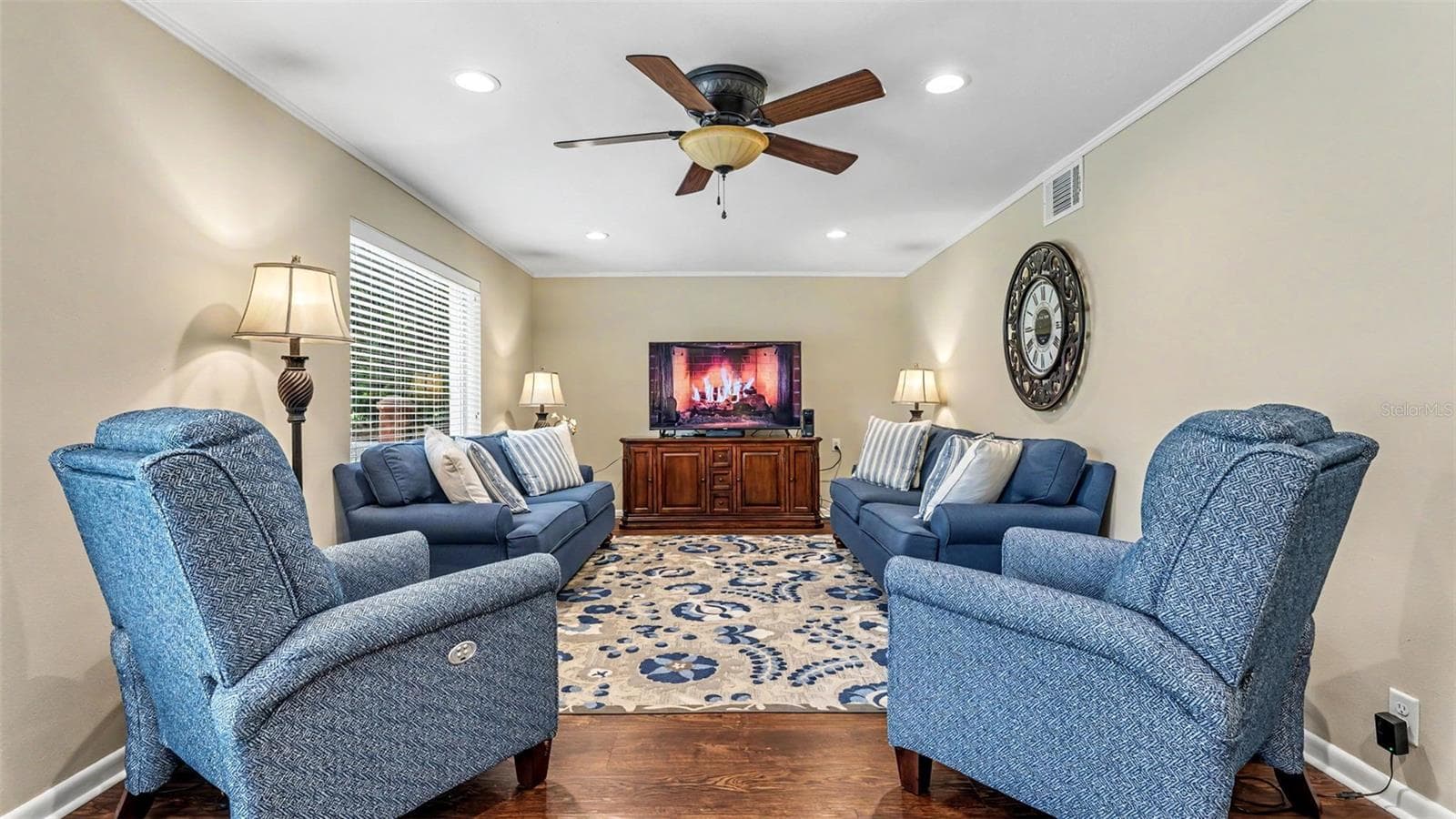 715 LAUREL LANE — photo 18 of 59
