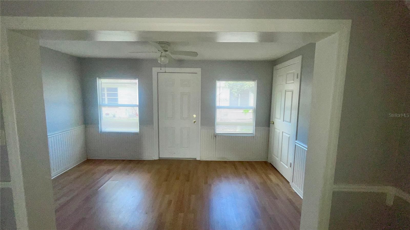 4211 SHELDON PLACE — photo 3 of 25