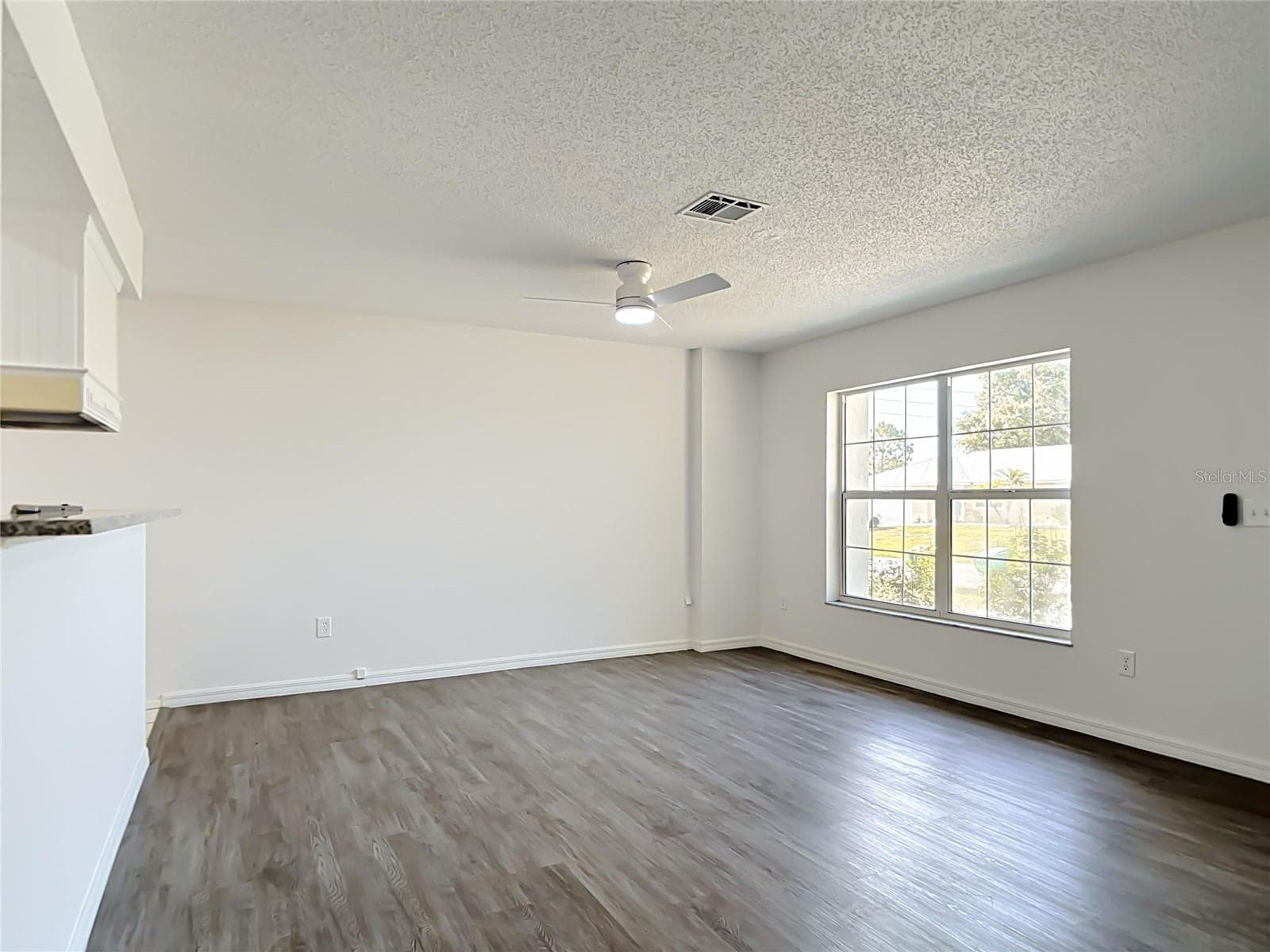 11256 CHALET AVENUE — photo 10 of 40