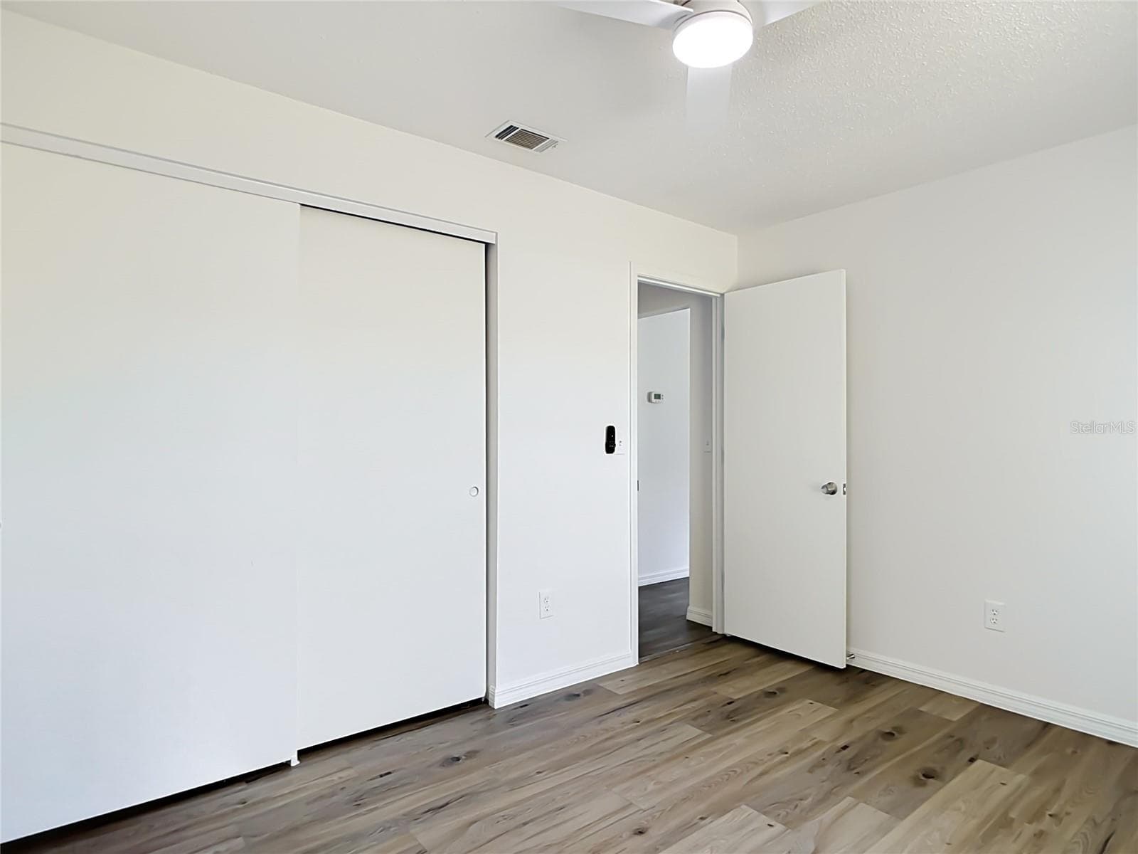 11256 CHALET AVENUE — photo 13 of 40