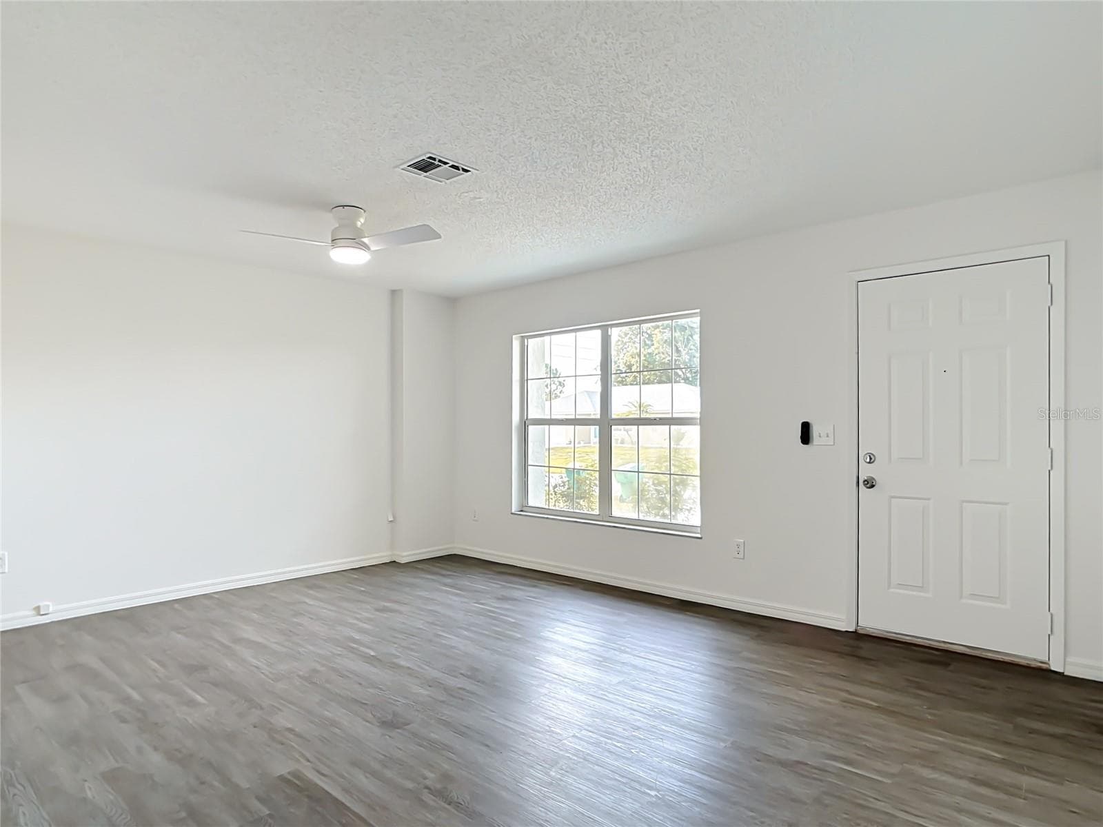 11256 CHALET AVENUE — photo 9 of 40