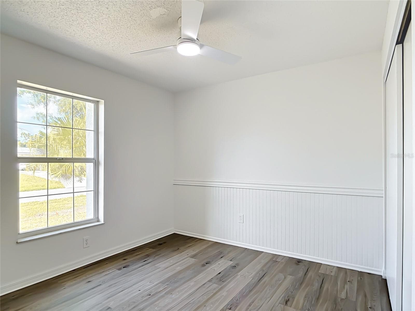 11256 CHALET AVENUE — photo 11 of 40