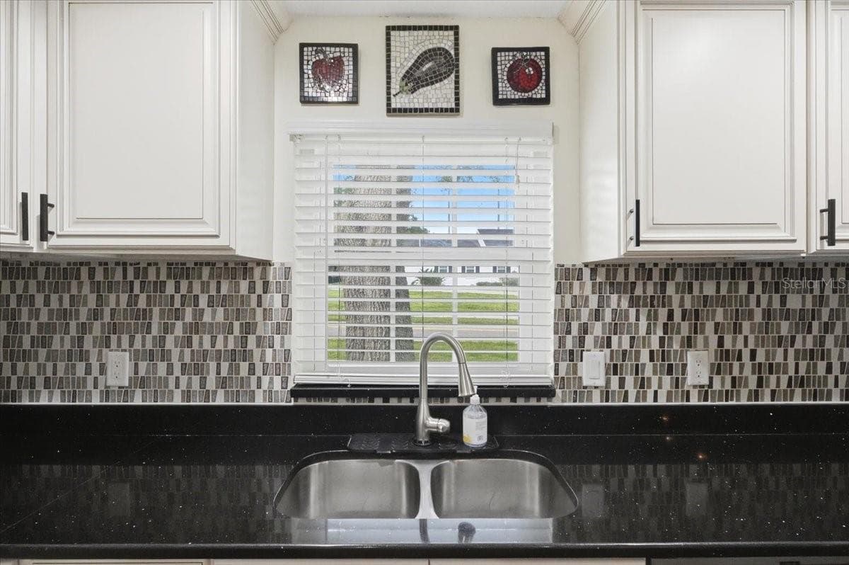 4520 ORANGEWOOD LOOP — photo 16 of 55