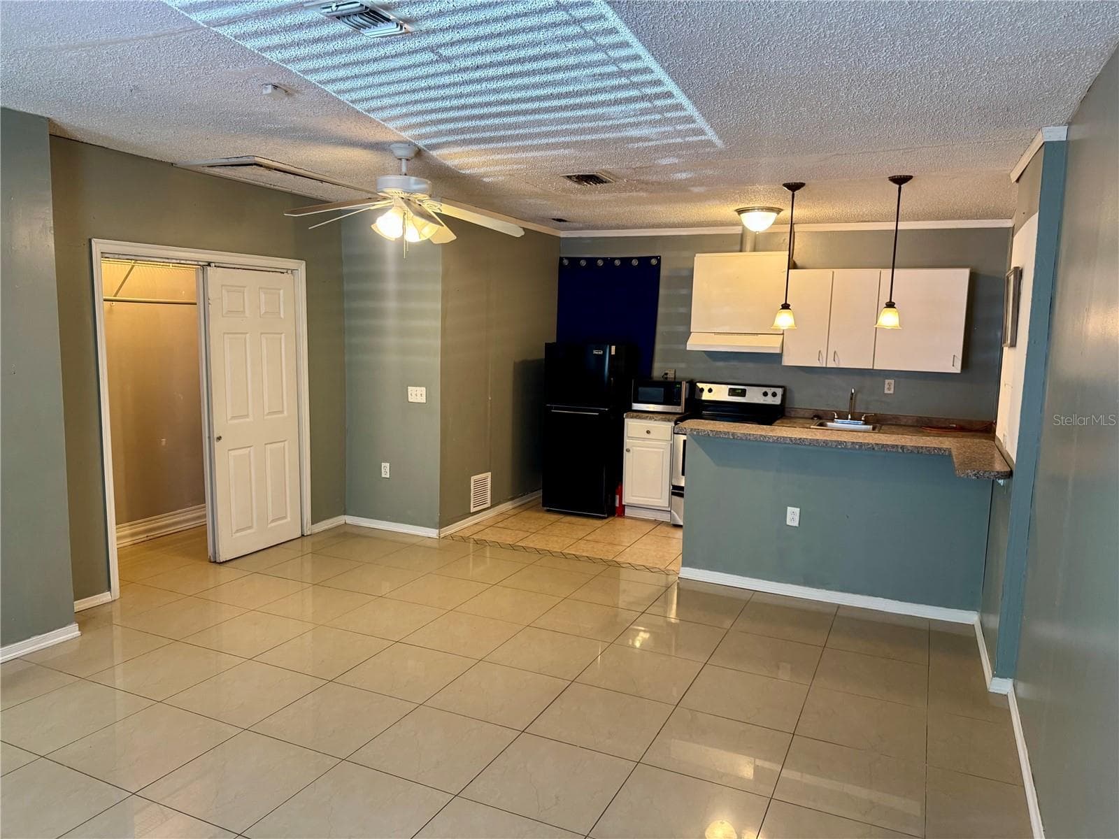 5521 AXIOM AVENUE — photo 5 of 13