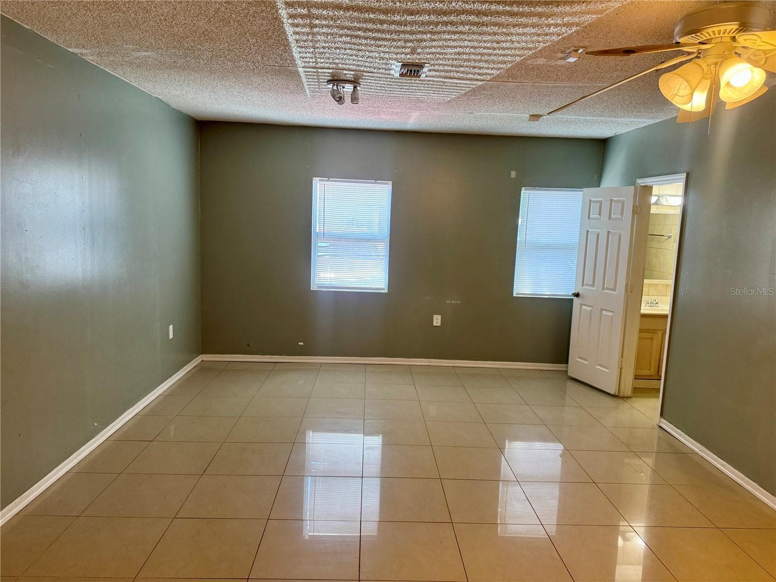 5521 AXIOM AVENUE — photo 9 of 13