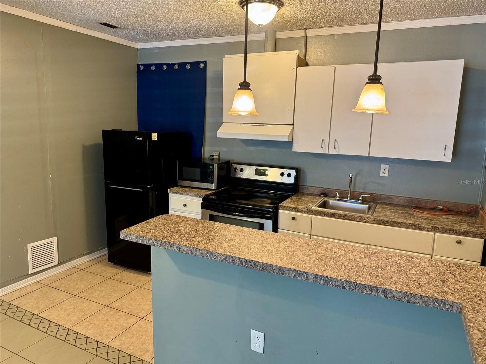 5521 AXIOM AVENUE — photo 7 of 13
