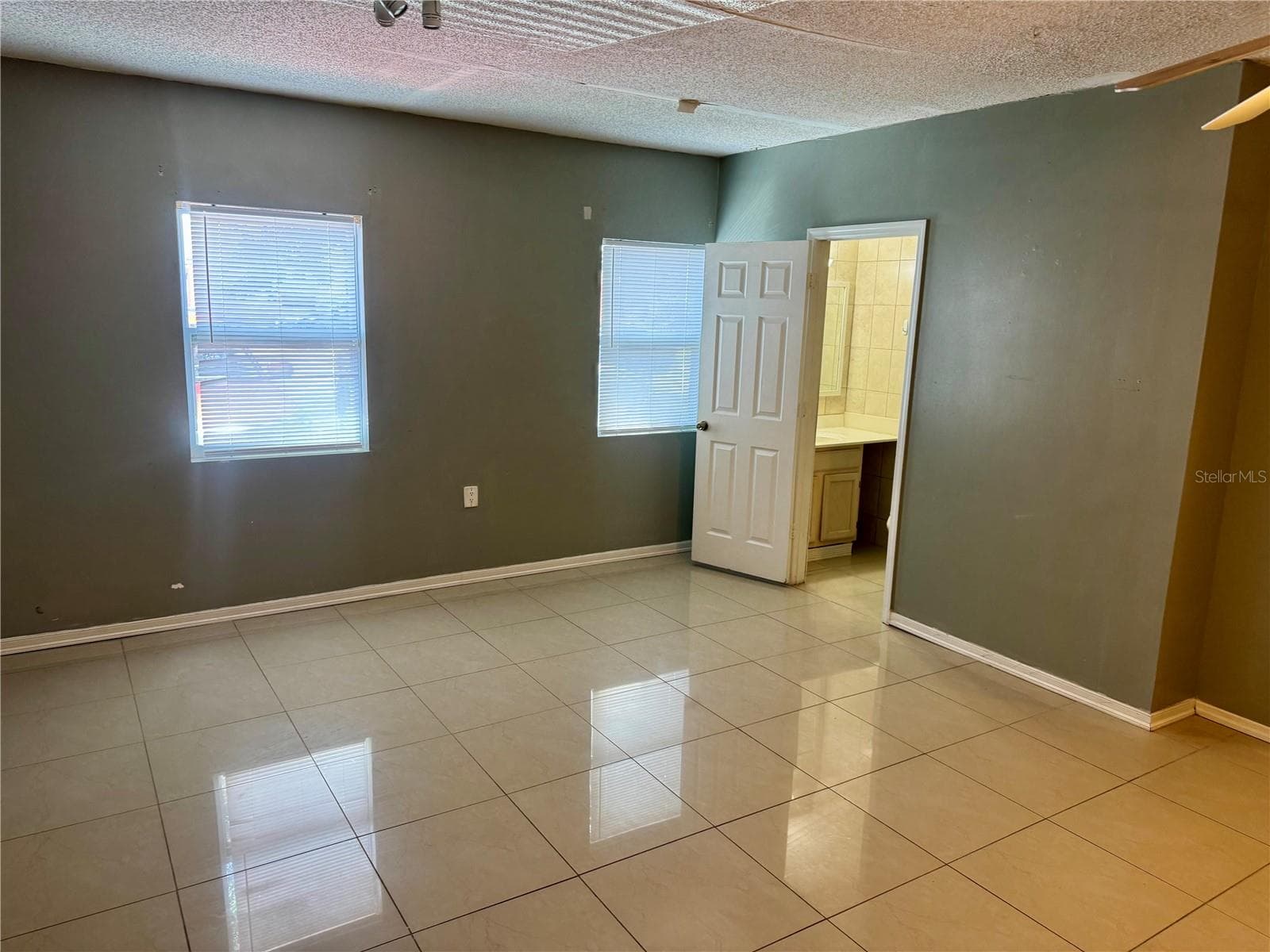 5521 AXIOM AVENUE — photo 10 of 13