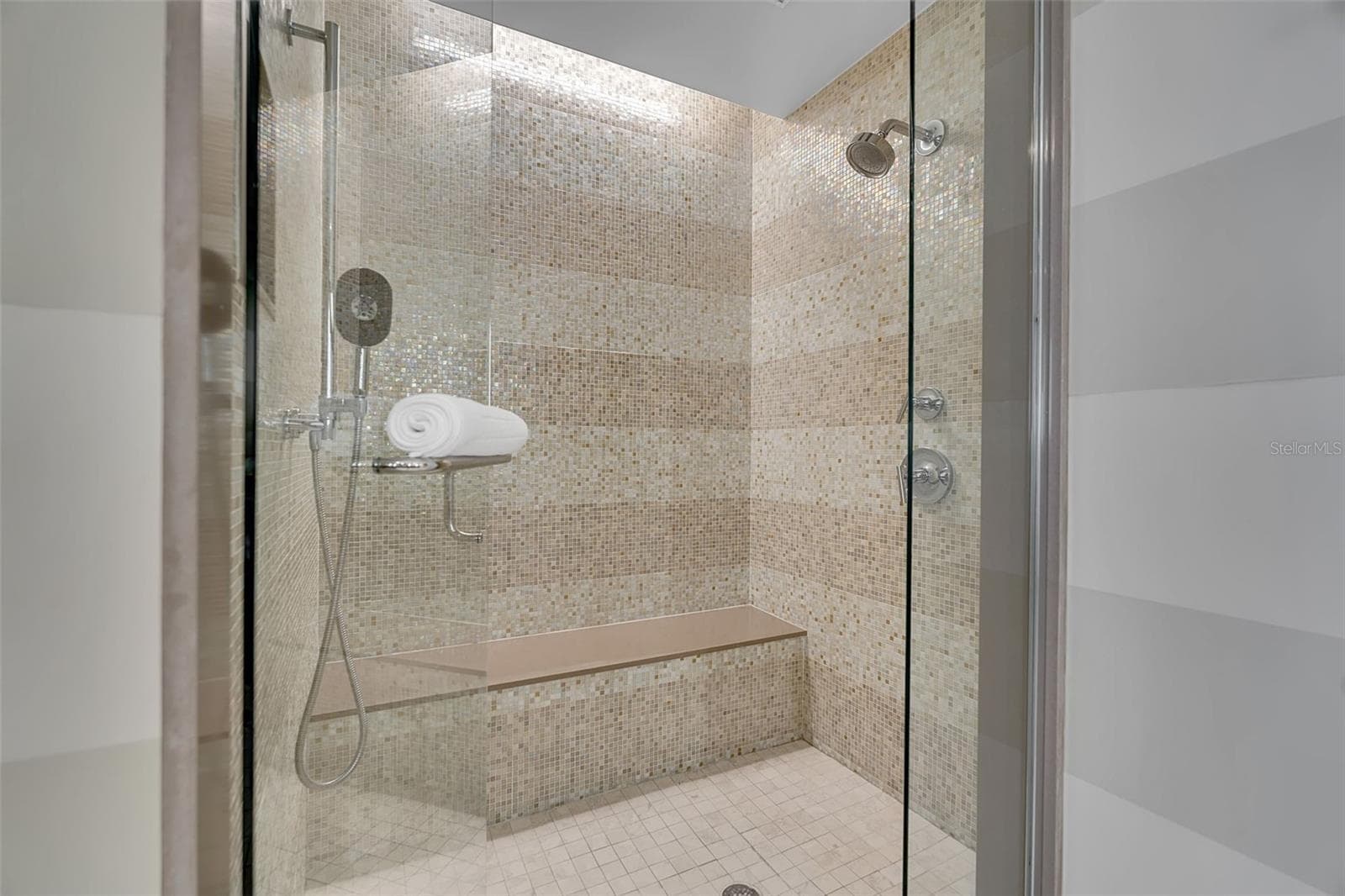 915 SEASIDE DRIVE — photo 32 of 47