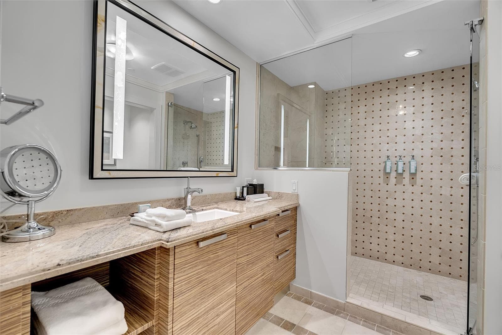 915 SEASIDE DRIVE — photo 35 of 47
