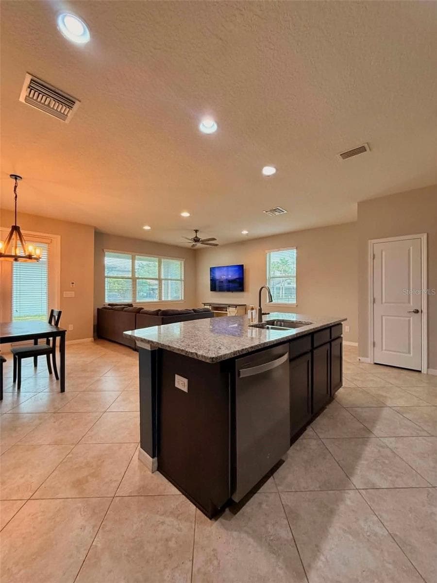5703 VILLAGE CENTER DRIVE — photo 8 of 34