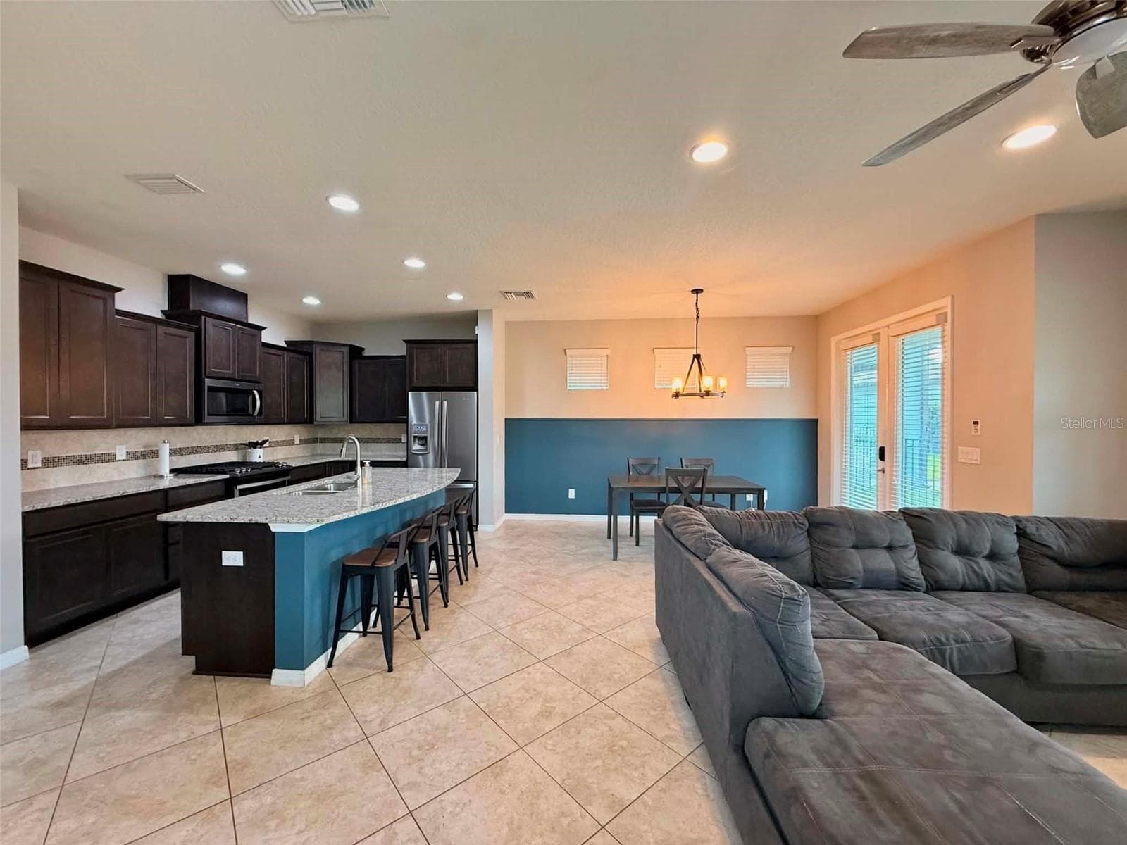 5703 VILLAGE CENTER DRIVE — photo 11 of 34