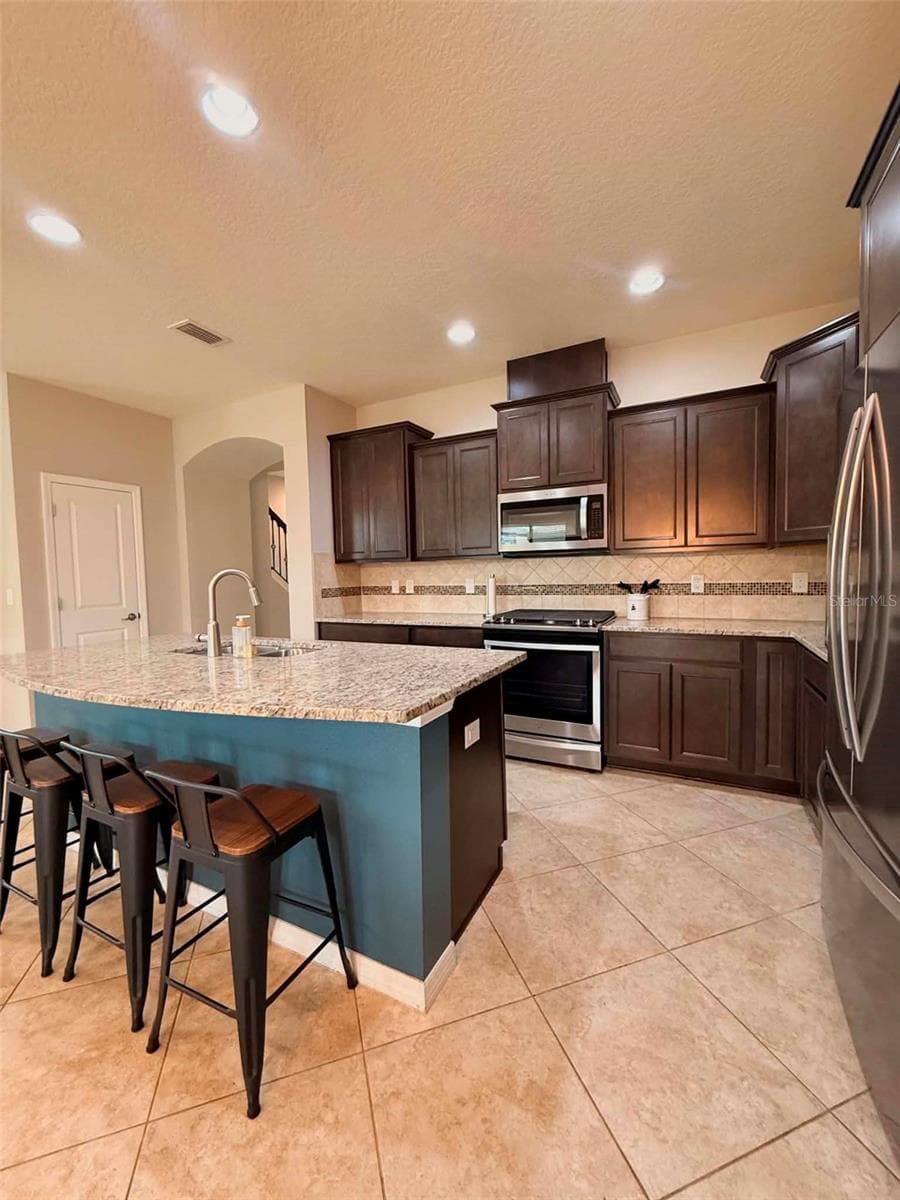 5703 VILLAGE CENTER DRIVE — photo 9 of 34