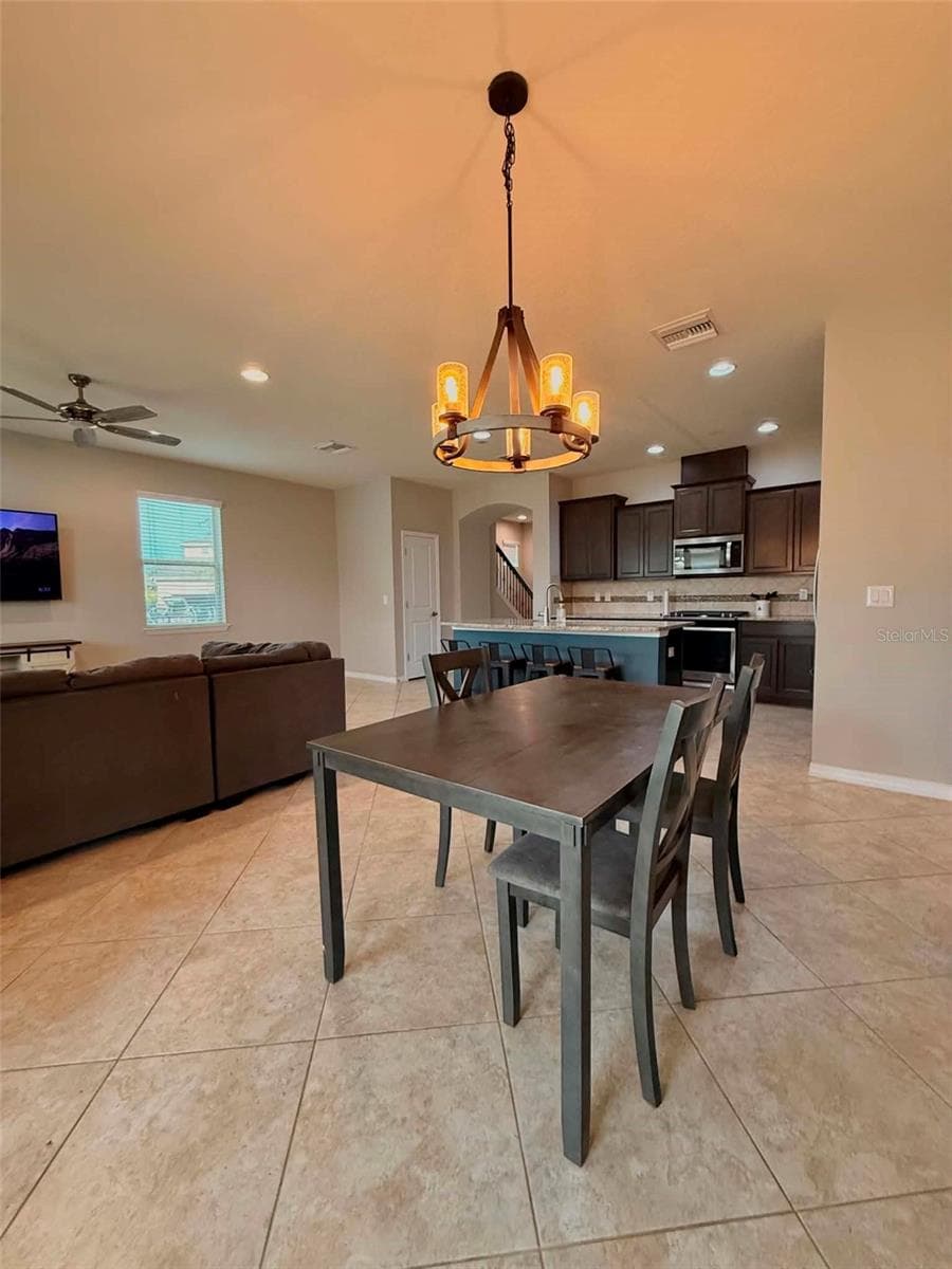 5703 VILLAGE CENTER DRIVE — photo 10 of 34