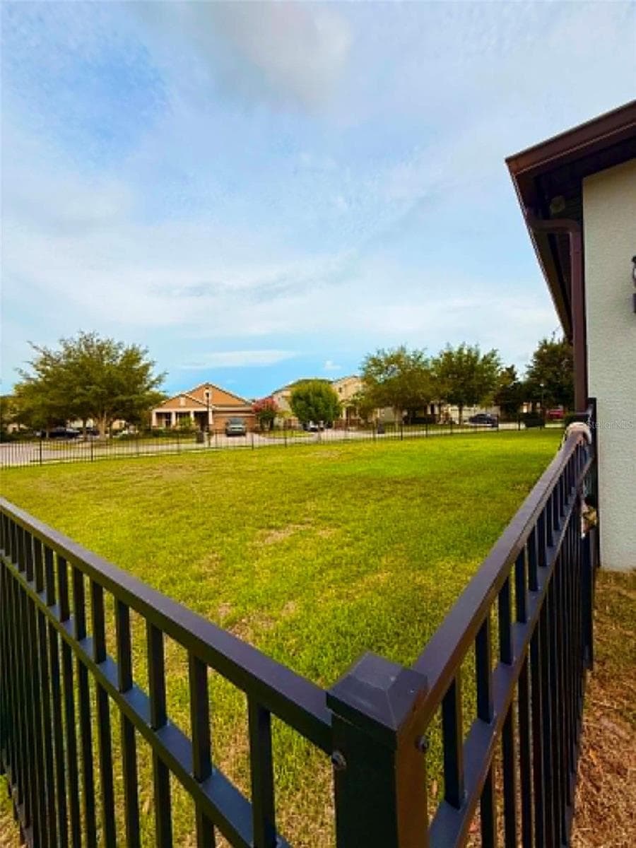 5703 VILLAGE CENTER DRIVE — photo 32 of 34